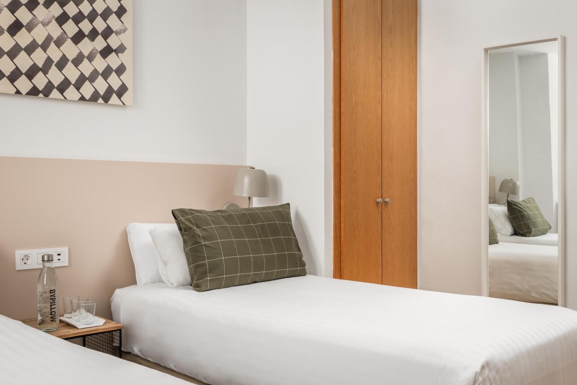 Bypillow Erba Girona Bagian luar foto